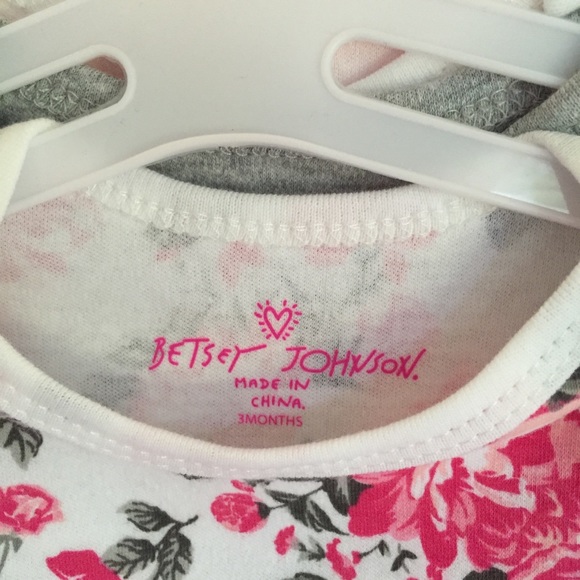 💋NWT 5 Betsey Johnson Luv Betsey Onesies💋 - Picture 6 of 8